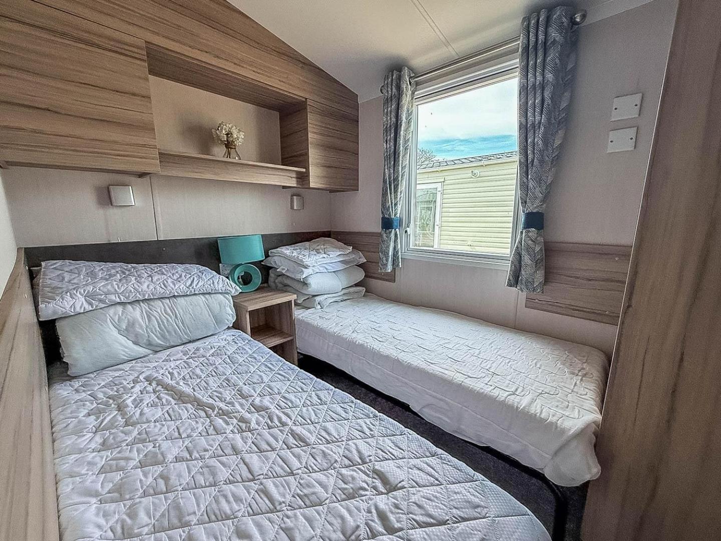 6 Berth Caravan With Decking At Sunnydale Holiday Park Ref 35243Kg Louth  Zewnętrze zdjęcie