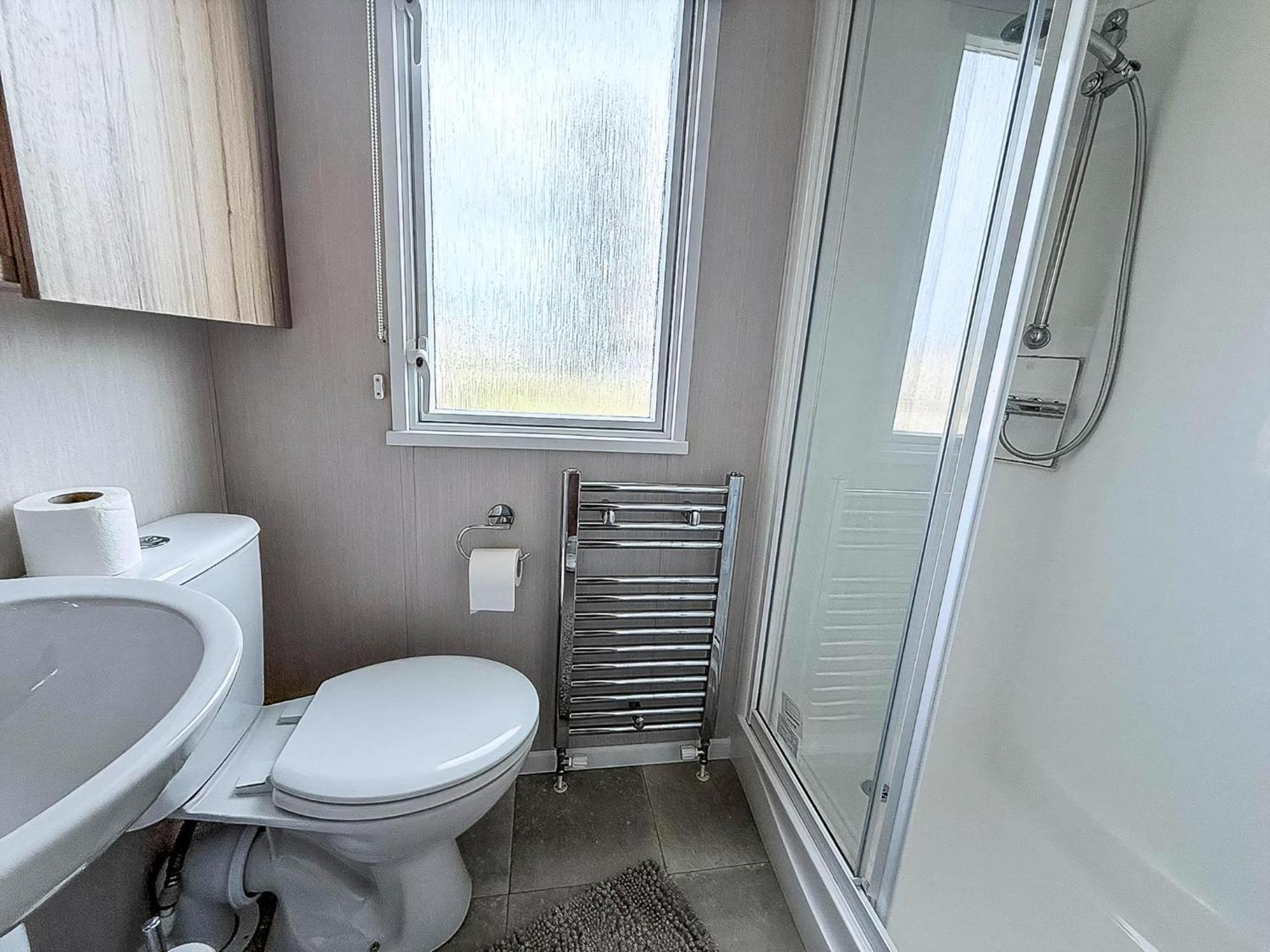 6 Berth Caravan With Decking At Sunnydale Holiday Park Ref 35243Kg Louth  Zewnętrze zdjęcie