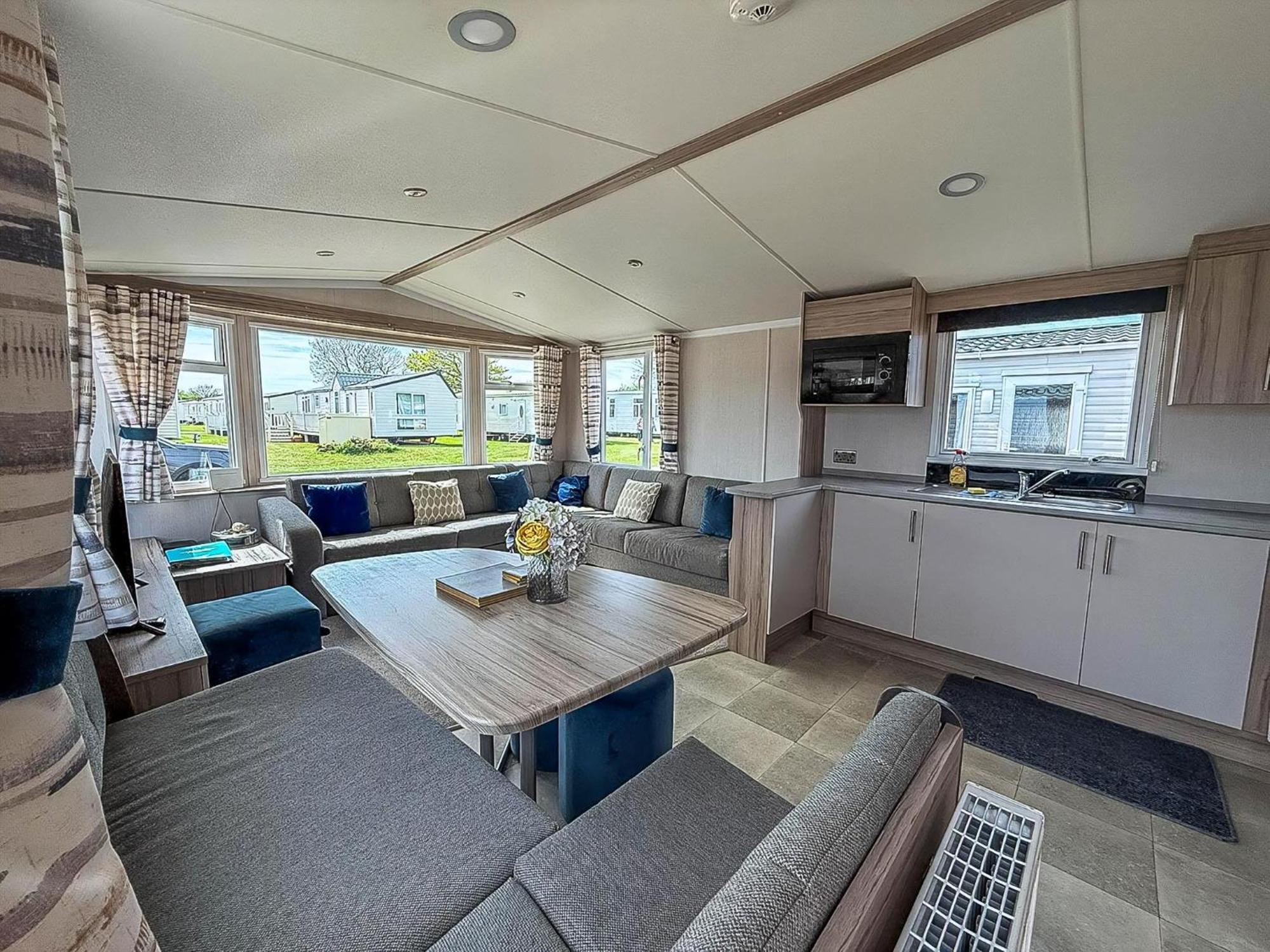 6 Berth Caravan With Decking At Sunnydale Holiday Park Ref 35243Kg Louth  Zewnętrze zdjęcie